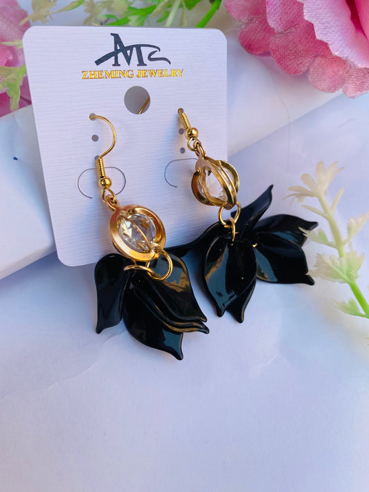 Leaf Black Premium Stainless Steel Earrings | GILDE JEWELS